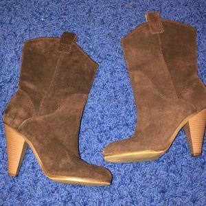 Heeled cowboy style boot
